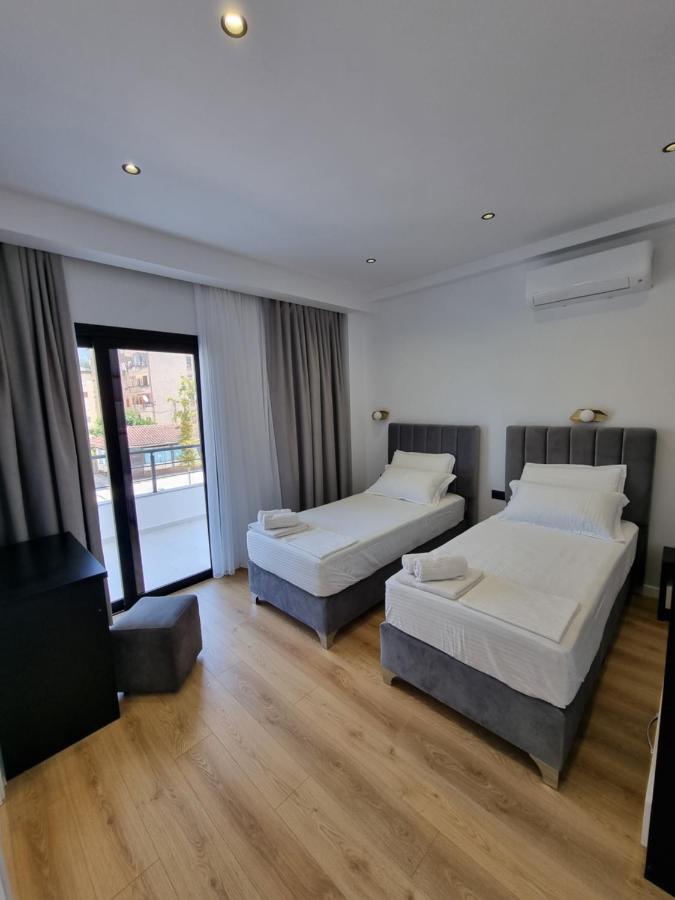 White Villa Permet Luaran gambar