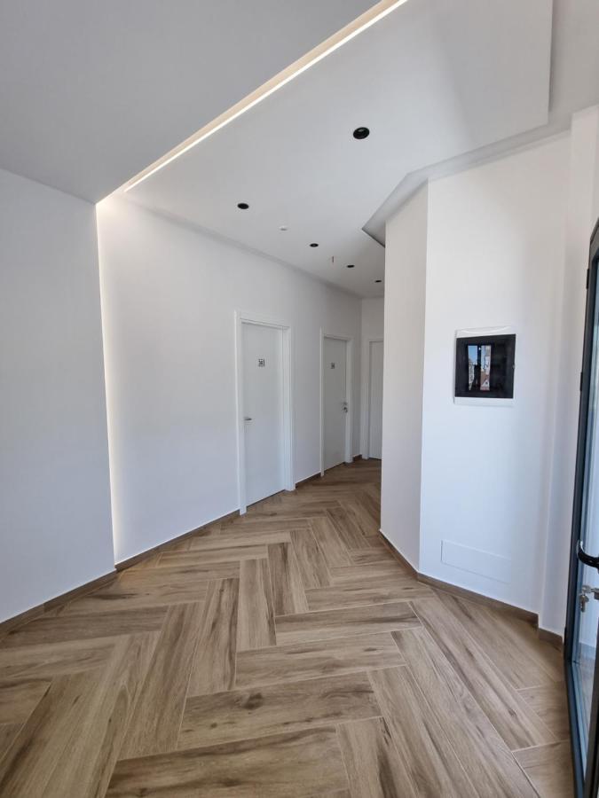 White Villa Permet Luaran gambar